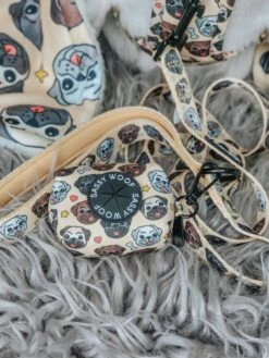 Dog Waste Bag Holder - It's A Pug's Life -Furfinity Cheap Shop INFLUENCER CONTENT LIFEWITHREMITHEPANDAPUG 3of9