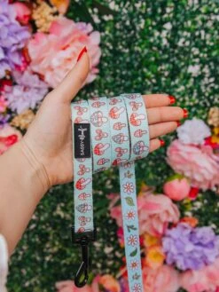 Dog Leash - Shrooms & Blooms -Furfinity Cheap Shop SpringIndividuals 2 1175c19c e746 44e6 a52e 860ee8fbb819