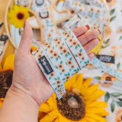 Dog Leash - Sunflower Dreams -Furfinity Cheap Shop Sunflower Dreams ProductPhoto 14 84332c44 3ea8 49ba 9f83 5785e19c4cdd