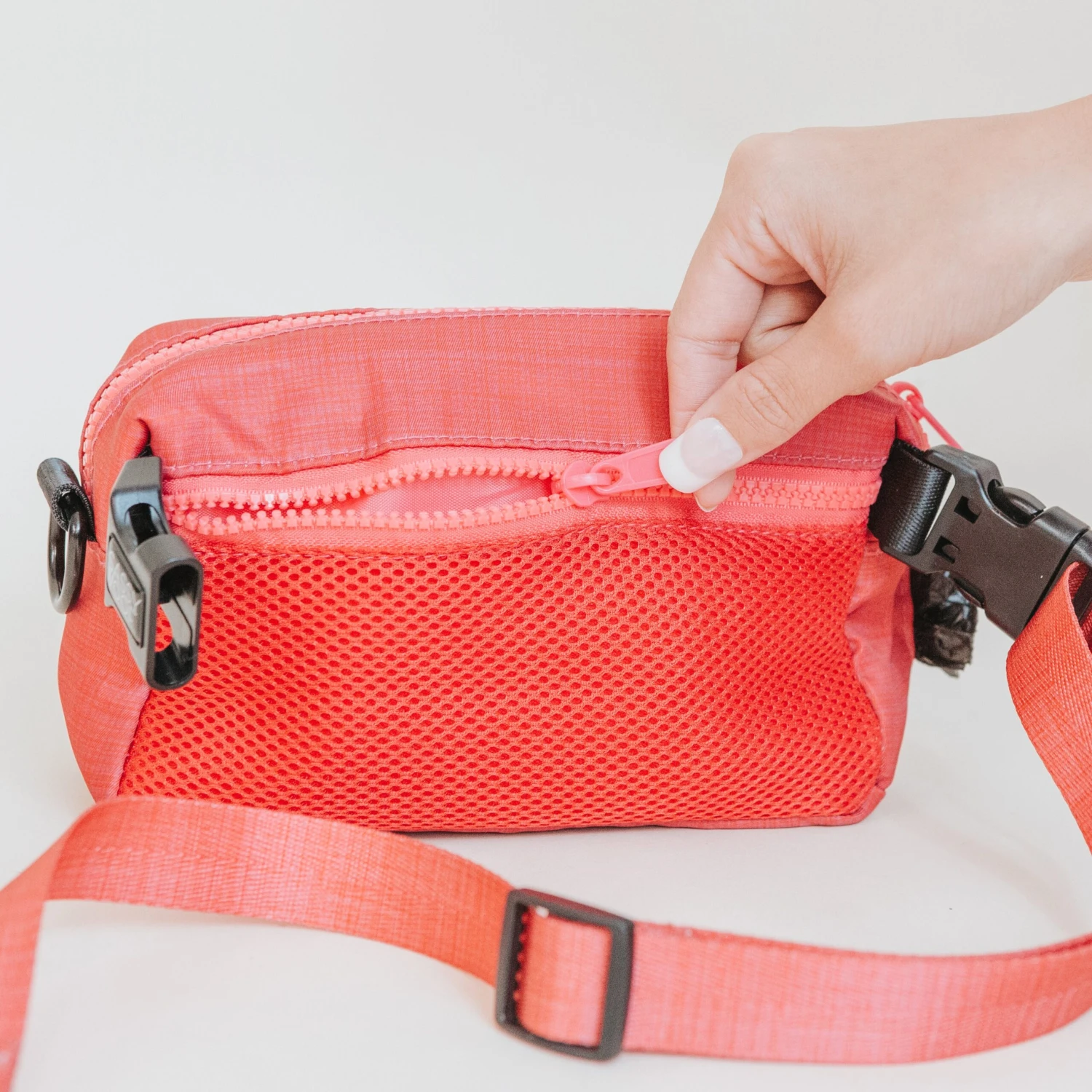 Merlot Woof Pack (Bag Only) 9 Merlot Woof Pack (Bag Only) - Image 7